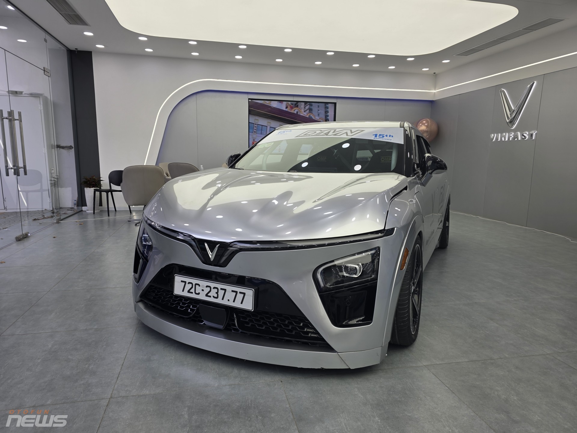 Cận cảnh VinFast VF 3 và VF 7 độ drift đầu tiên tại Việt Nam