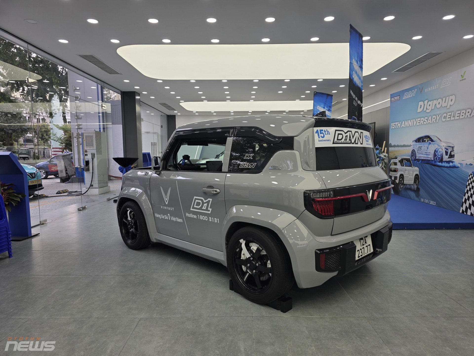 Cận cảnh VinFast VF 3 và VF 7 độ drift đầu tiên tại Việt Nam Cận cảnh VinFast VF 3 và VF 7 độ drift đầu tiên tại Việt Nam