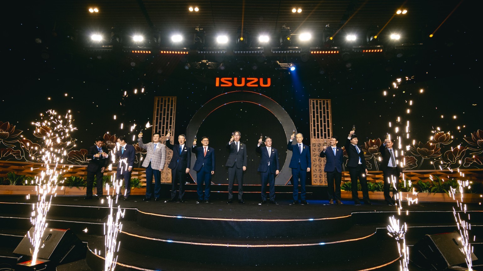 Isuzu Việt Nam kỷ niệm 30 năm phát triển cùng ngành ô tô Việt Nam