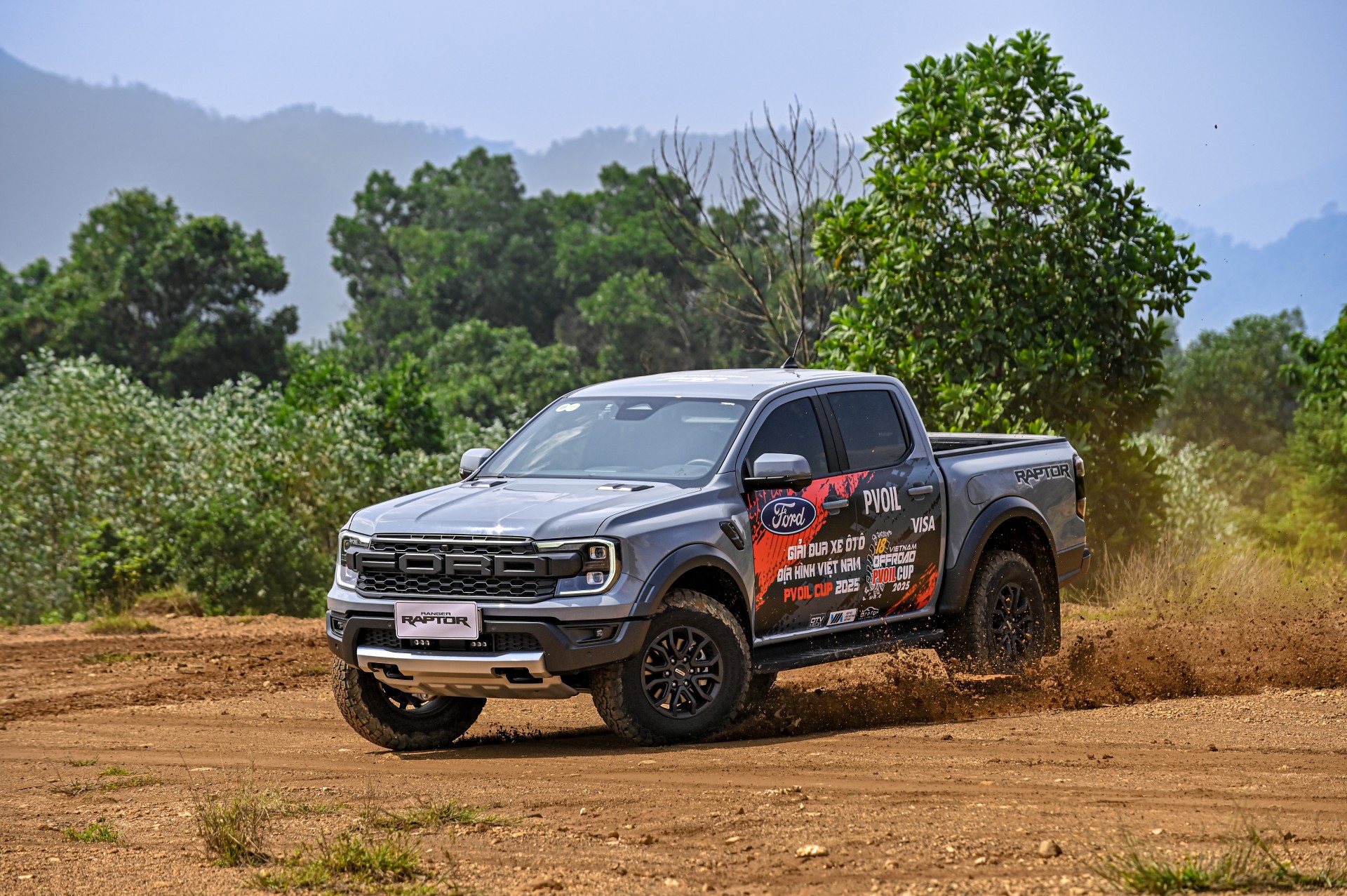 Ford Ranger Raptor: 'Chiến binh' off-road khuấy động PVOIL VOC 2025 Ford Ranger Raptor: 'Chiến binh' off-road khuấy động PVOIL VOC 2025