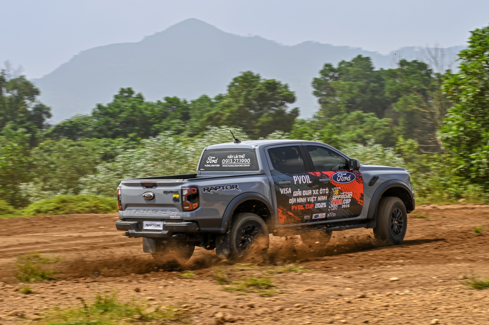 Ford Ranger Raptor: 'Chiến binh' off-road khuấy động PVOIL VOC 2025 Ford Ranger Raptor: 'Chiến binh' off-road khuấy động PVOIL VOC 2025
