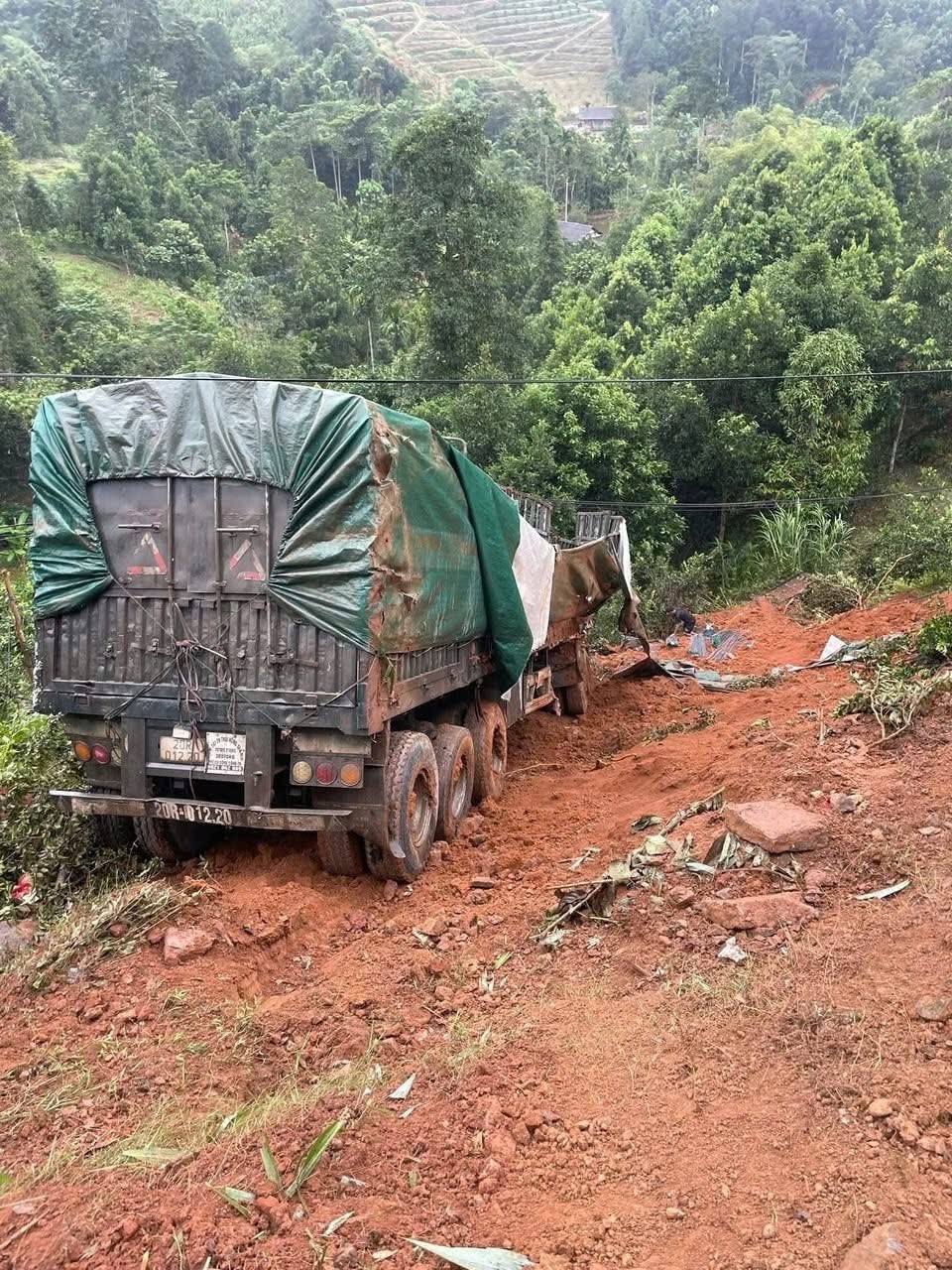 Tổng hợp tin tức tai nạn giao thông ngày 24/10/2025