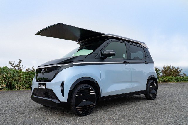 Nissan giới thiệu hệ thống năng lượng mặt trời trên xe điện, giúp đi thêm 3.000 km mỗi năm