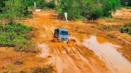 Cùng Toyota Hilux chinh phục cung lái thử đầy kịch tính tại Giải Đua xe Ô tô Địa hình PVOIL Cup 2025