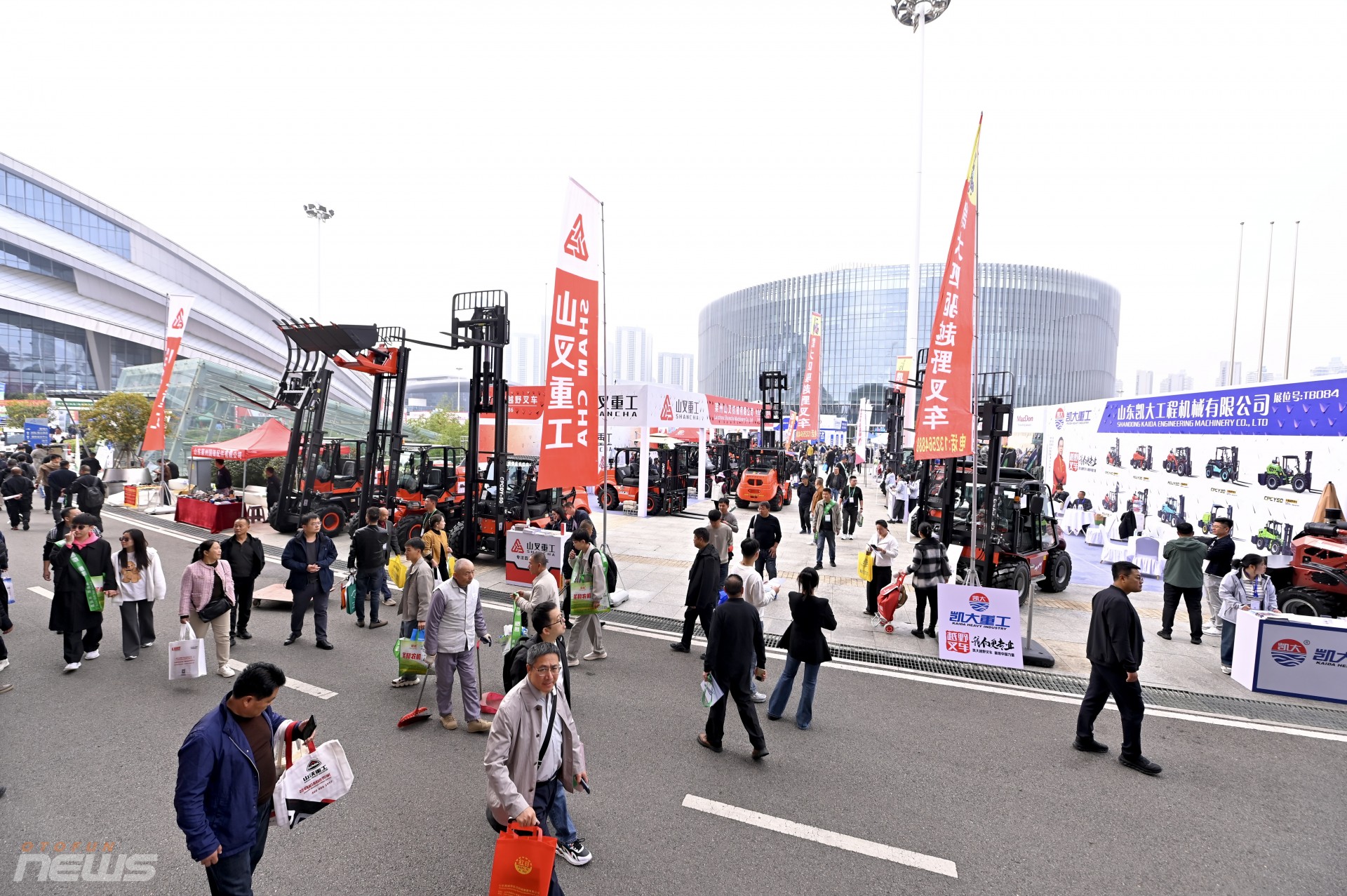 Hơn 2.500 doanh nghiệp quy tụ tại Triển lãm Máy móc Nông nghiệp Quốc tế Trung Quốc CIAME 2025 Hơn 2.500 doanh nghiệp quy tụ tại Triển lãm Máy móc Nông nghiệp Quốc tế Trung Quốc CIAME 2025