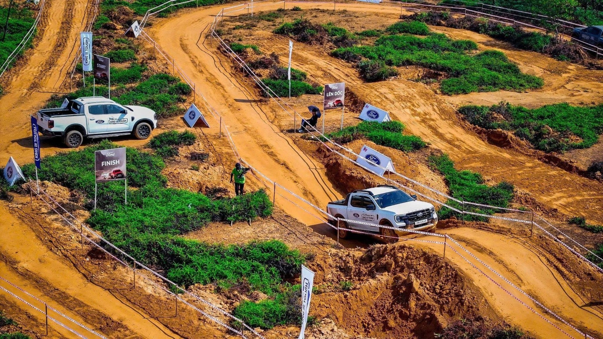 Lái thử Ford tại PVOIL VOC 2025: Khi đường địa hình trở thành 'phòng thí nghiệm' cảm xúc