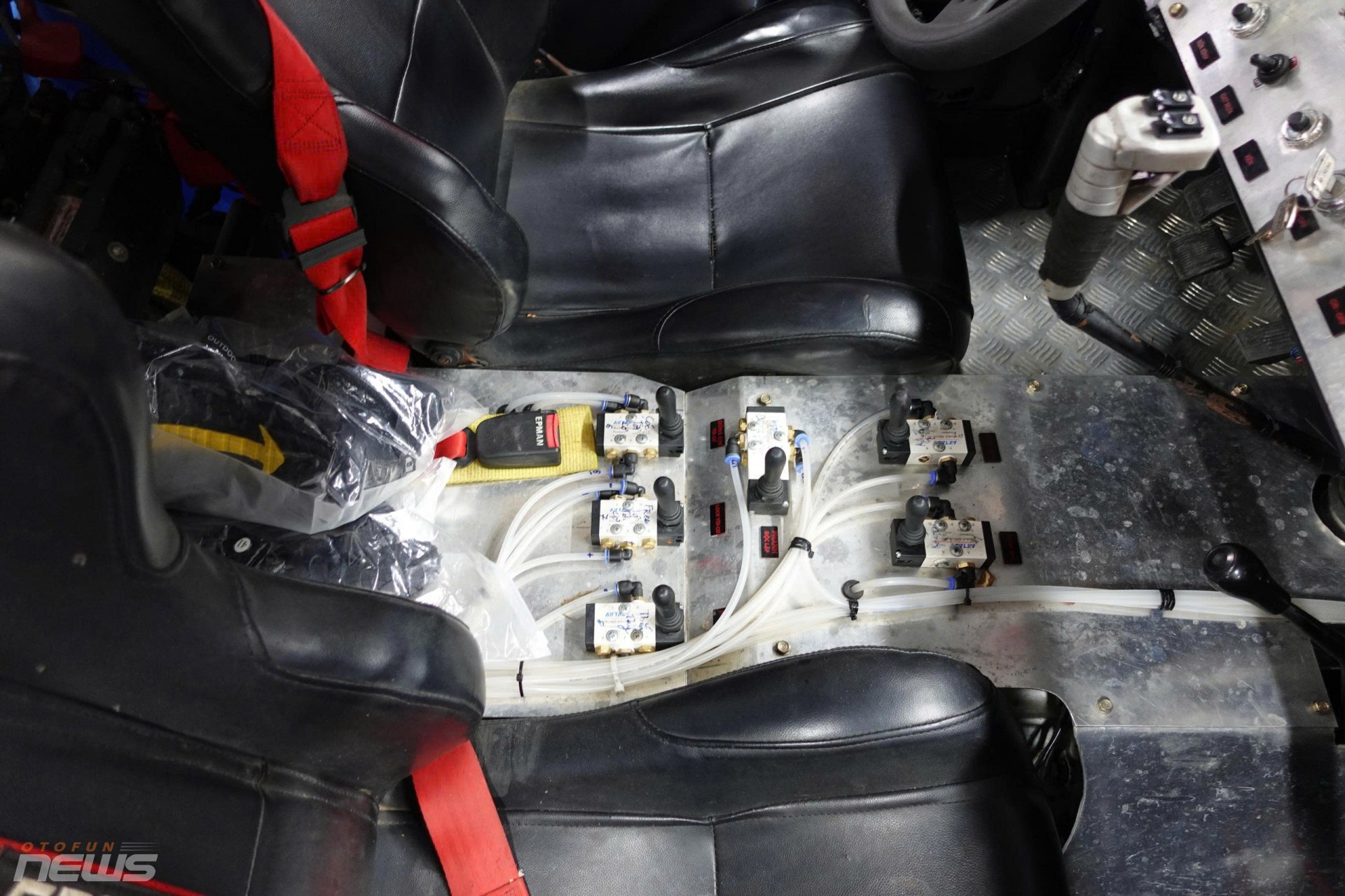 Đội đua 311 mang đến SUV thi đấu đặc biệt tại VOC 2025 với công nghệ đánh lái bánh sau