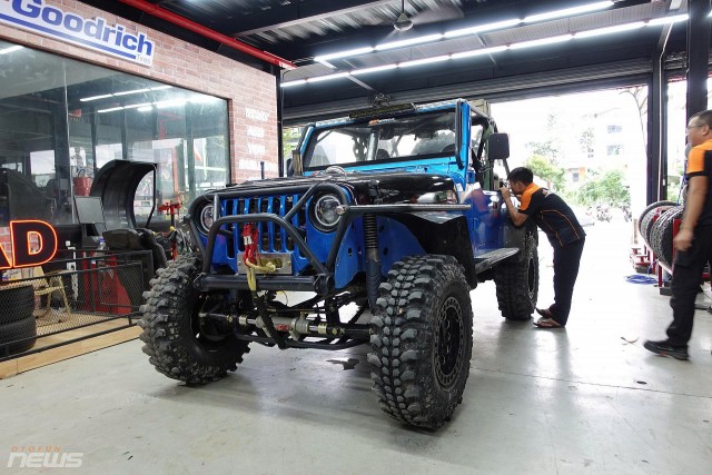 Đội đua 311 mang đến SUV thi đấu đặc biệt tại VOC 2025 với công nghệ đánh lái bánh sau