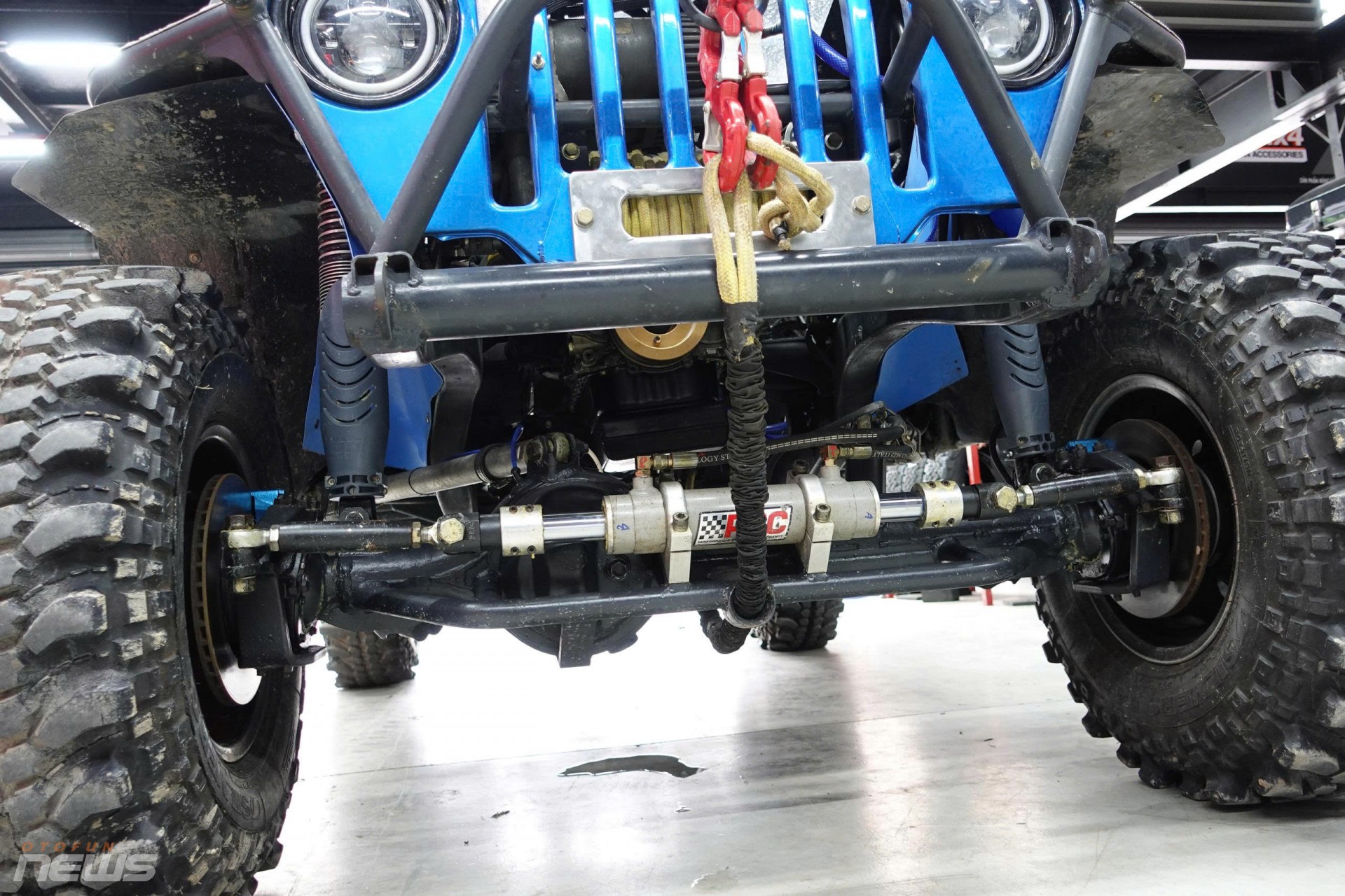 Đội đua 311 mang đến SUV thi đấu đặc biệt tại VOC 2025 với công nghệ đánh lái bánh sau Đội đua 311 mang đến SUV thi đấu đặc biệt tại VOC 2025 với công nghệ đánh lái bánh sau