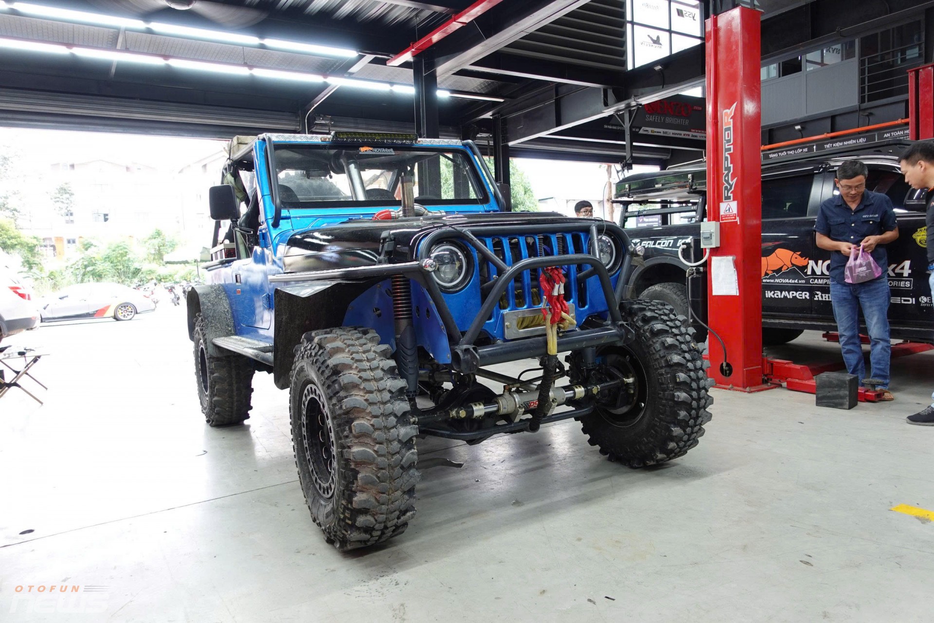 Đội đua 311 mang đến SUV thi đấu đặc biệt tại VOC 2025 với công nghệ đánh lái bánh sau Đội đua 311 mang đến SUV thi đấu đặc biệt tại VOC 2025 với công nghệ đánh lái bánh sau