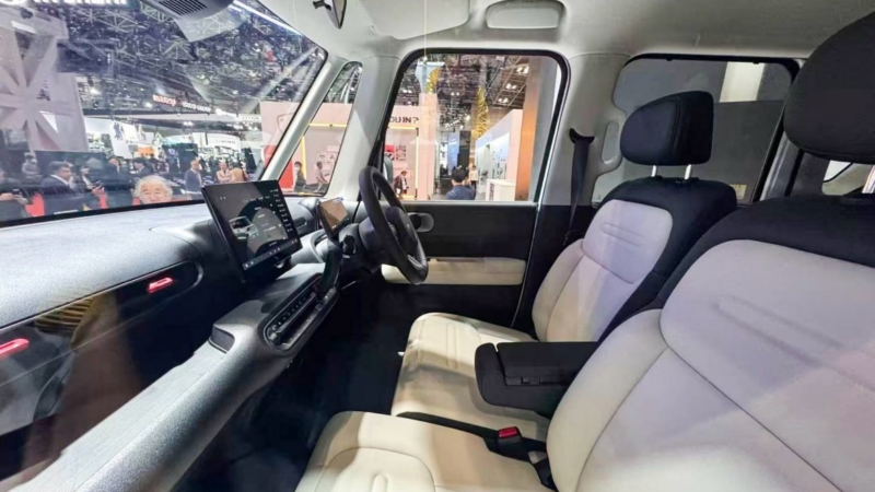 Hàng ghế trước của BYD Racco