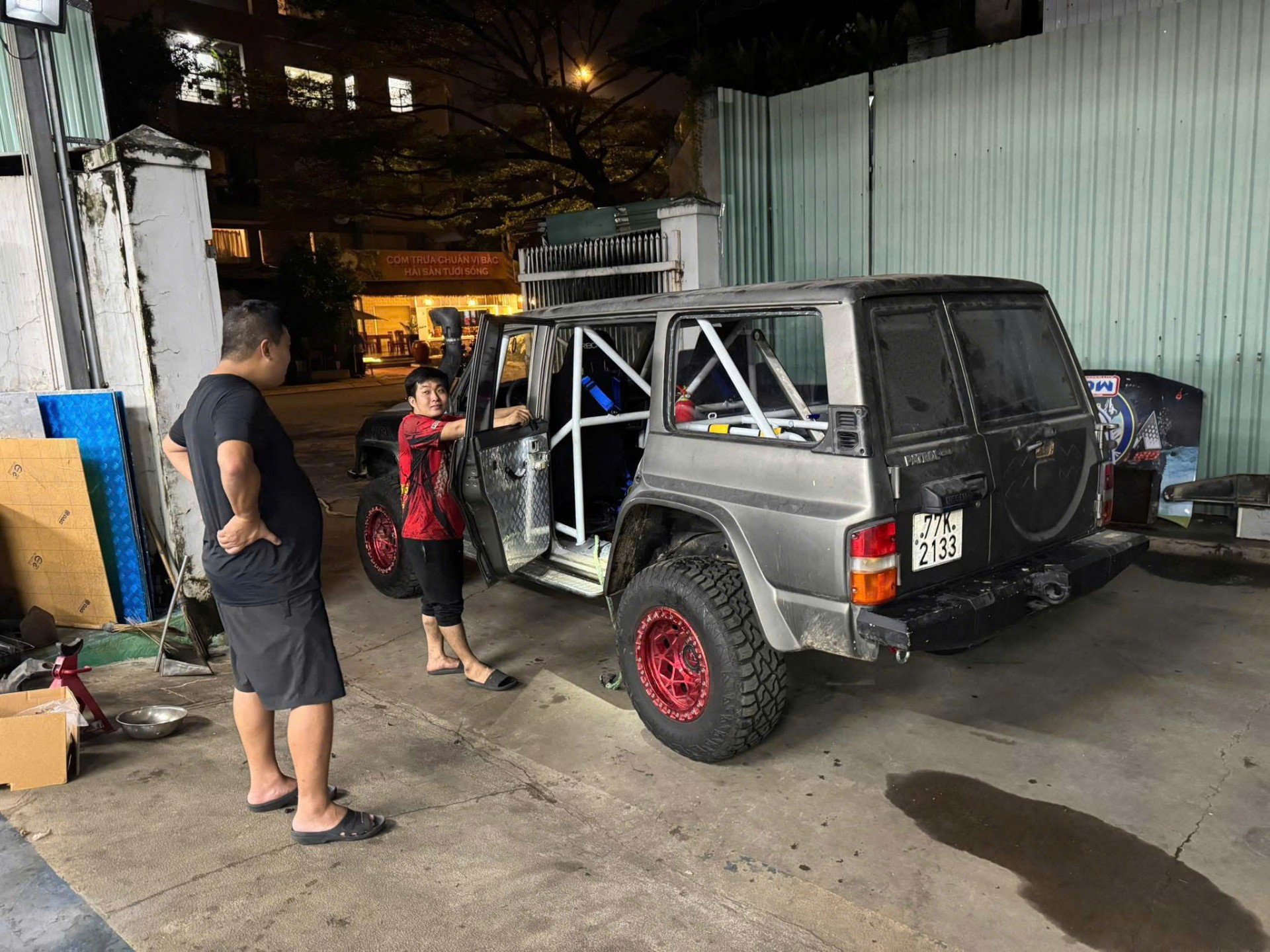 Đội Quảng Trị 4x4 lần đầu góp mặt tại VOC 2025 với “chiến mã” Nissan Patrol độ toàn diện Đội Quảng Trị 4x4 lần đầu góp mặt tại VOC 2025 với “chiến mã” Nissan Patrol độ toàn diện