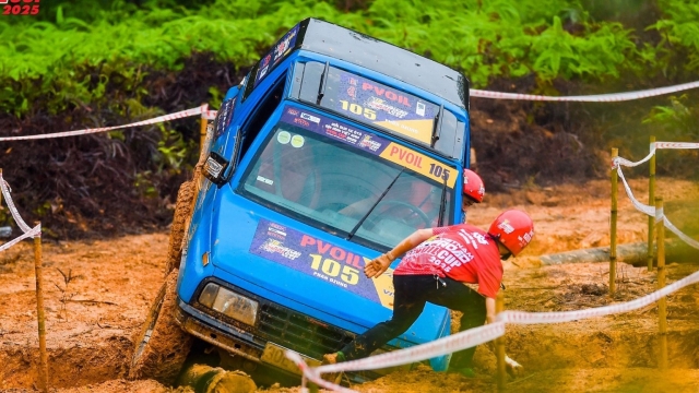 Đường 13 tại PVOIL VOC 2025 khó thế nào mà một nửa đội Hạng Cơ bản và Bán tải Nâng cao dính DNF?