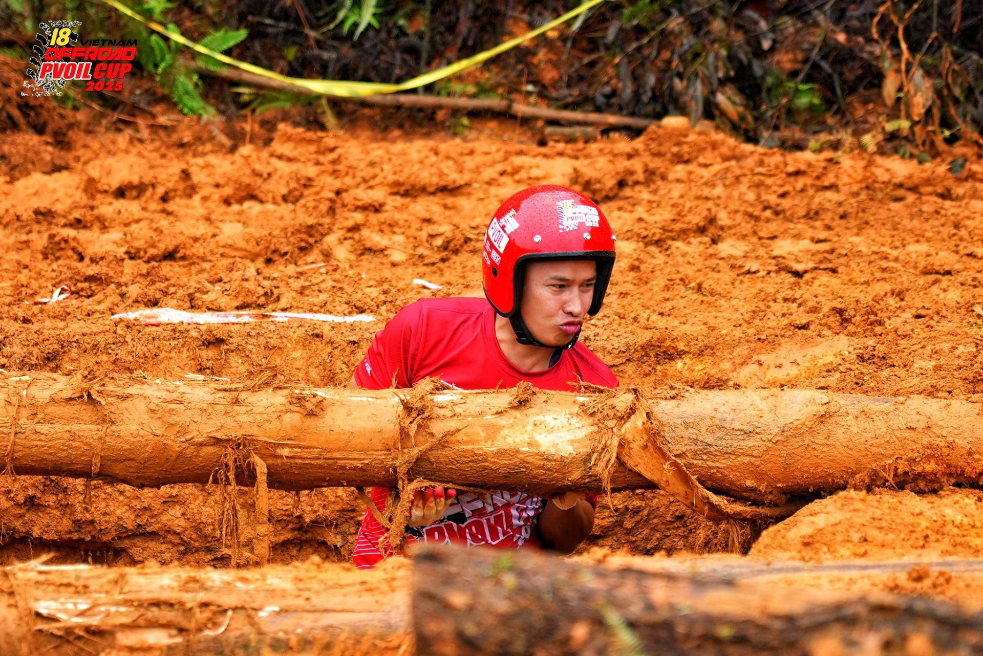 Đường 13 tại PVOIL VOC 2025 khó thế nào mà một nửa đội Hạng Cơ bản và Bán tải Nâng cao dính DNF?