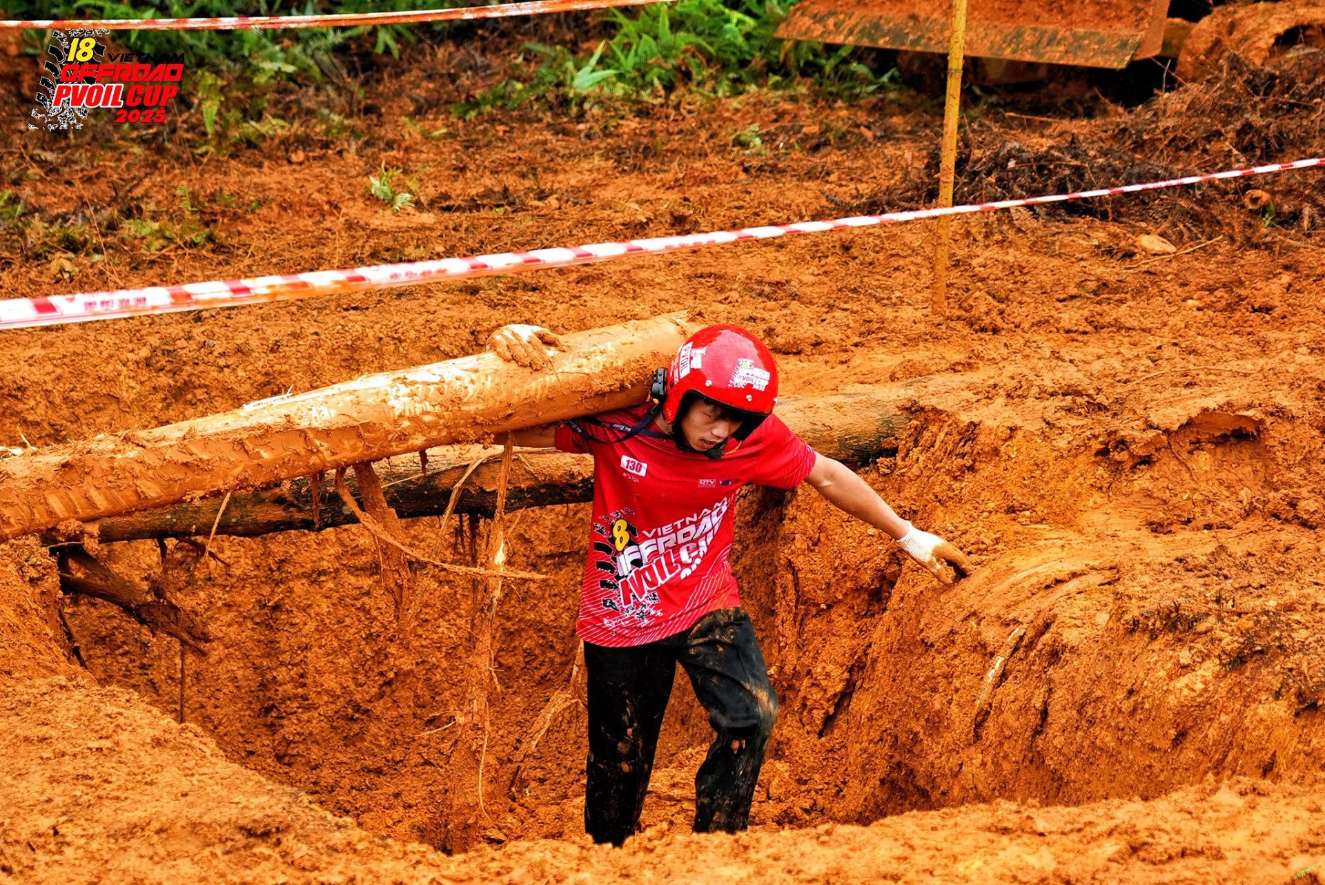 Đường 13 tại PVOIL VOC 2025 khó thế nào mà một nửa đội Hạng Cơ bản và Bán tải Nâng cao dính DNF?