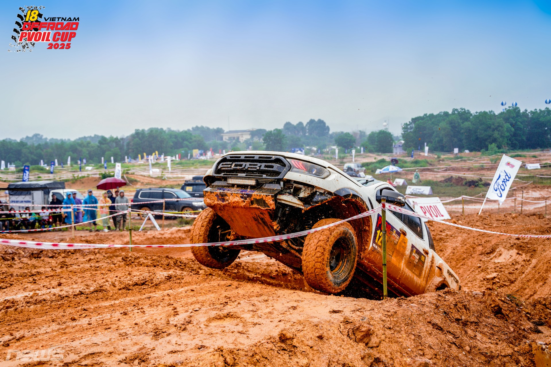 Hạng Cơ bản VOC 2025: Khi xe thương mại bước vào 'đấu trường bùn đất'