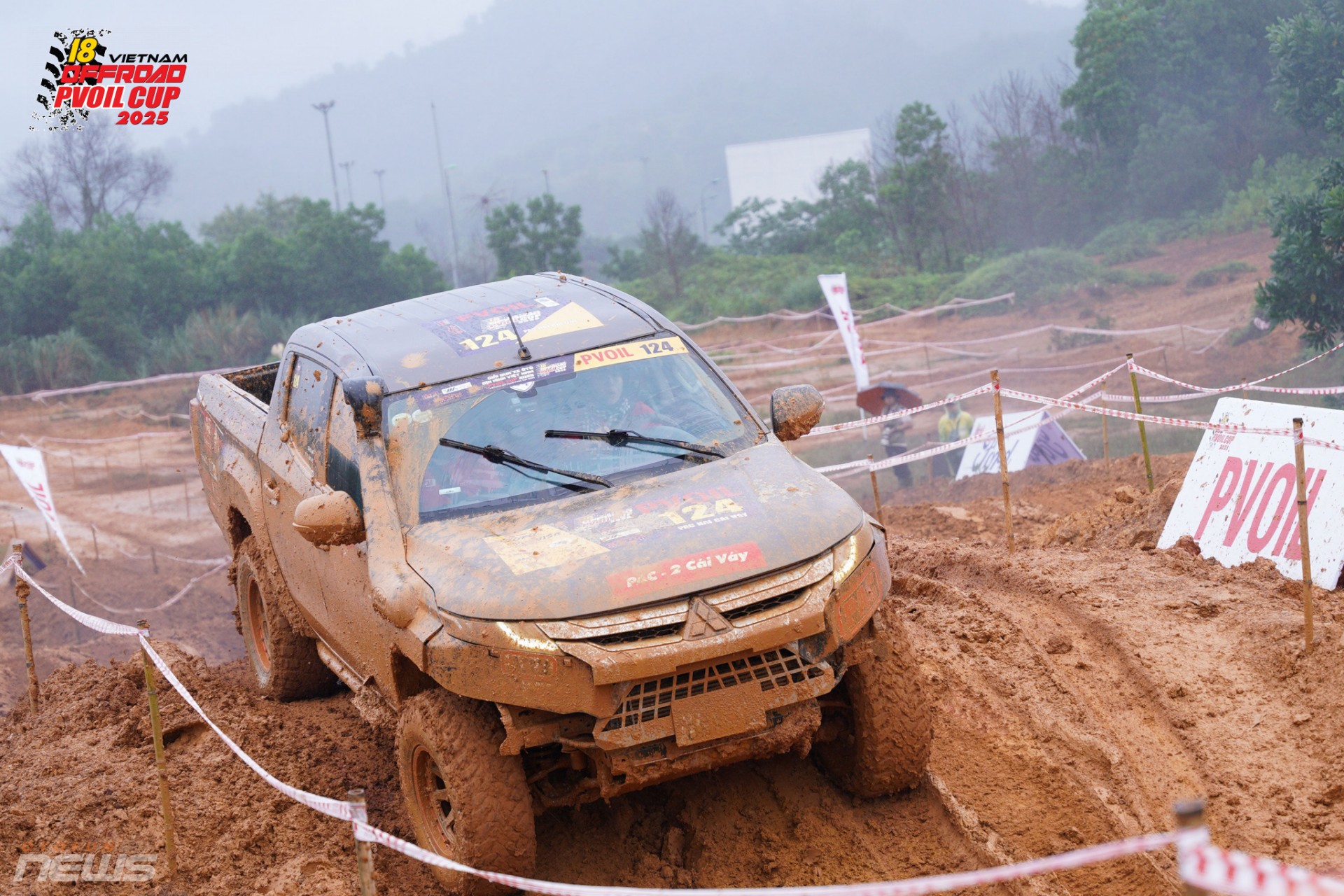 Hạng Cơ bản VOC 2025: Khi xe thương mại bước vào 'đấu trường bùn đất'