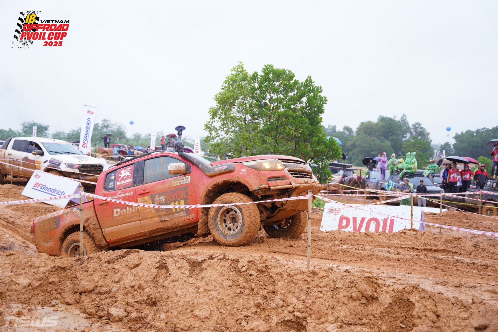 Hạng Cơ bản VOC 2025: Khi xe thương mại bước vào 'đấu trường bùn đất'