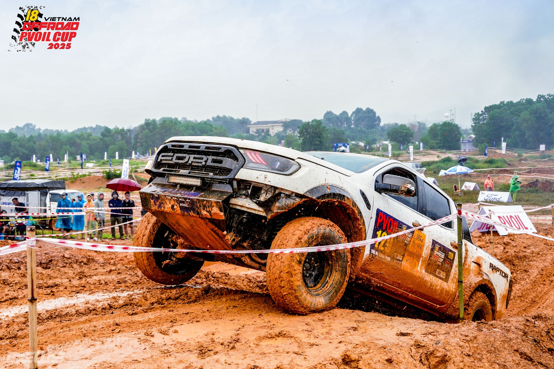 Hạng Cơ bản VOC 2025: Khi xe thương mại bước vào 'đấu trường bùn đất'