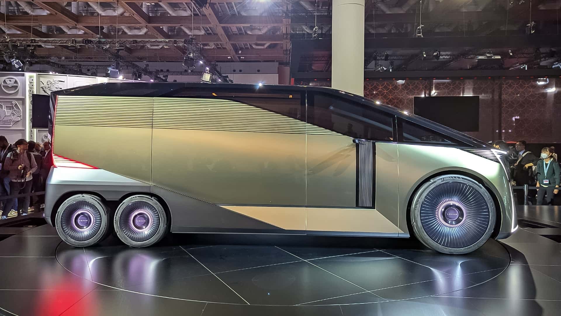 Lexus giới thiệu bộ ba xe concept LS cực sang và độc đáo tại Japan Mobility Show 2025 Phía bên của Lexus LS Concept