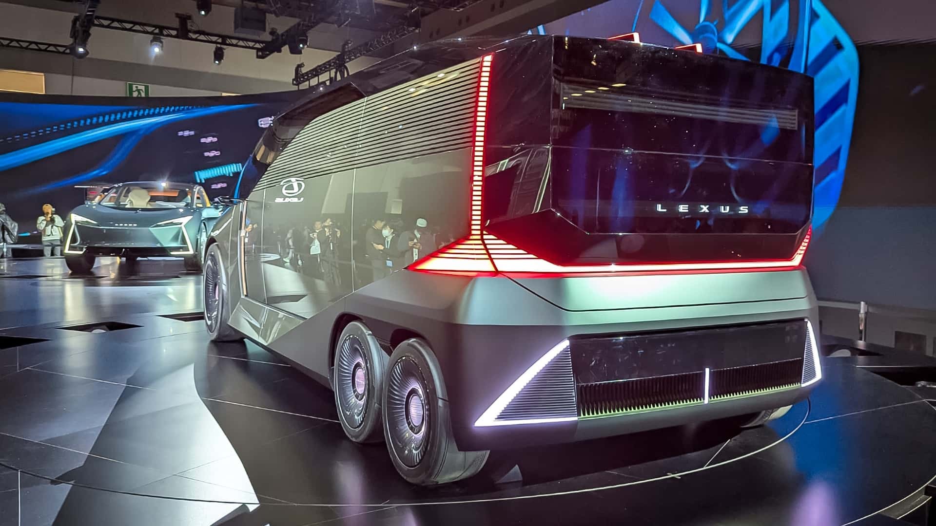 Lexus giới thiệu bộ ba xe concept LS cực sang và độc đáo tại Japan Mobility Show 2025 Phía sau của Lexus LS Concept