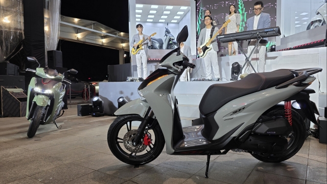 So với cùng kỳ năm ngoái, lượng tiêu thụ xe máy và ô tô Honda trong tháng 4/2026 giảm mạnh
