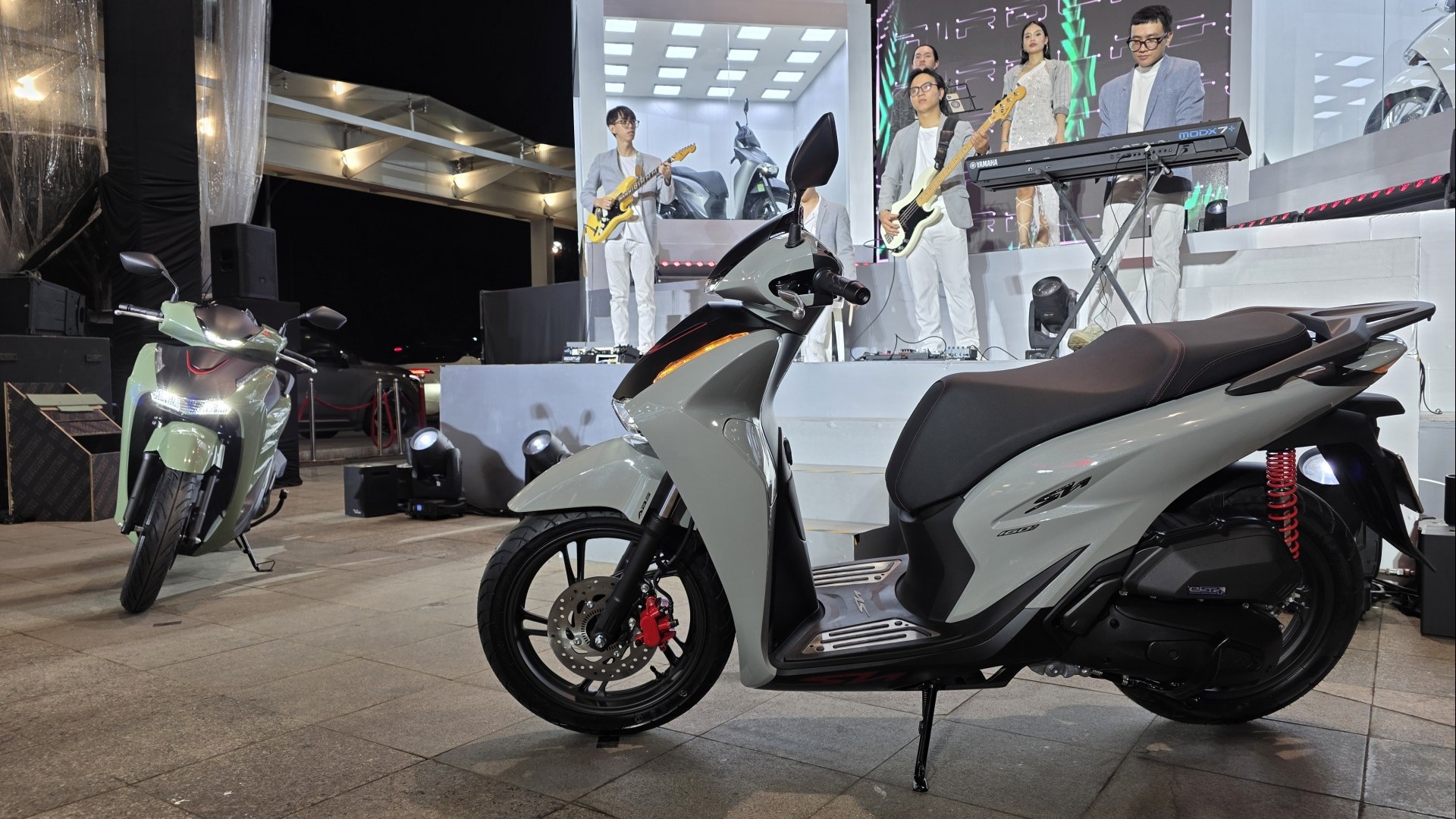 So với cùng kỳ năm ngoái, lượng tiêu thụ xe máy và ô tô Honda trong tháng 4/2026 giảm mạnh