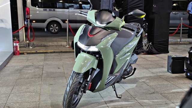 Cận cảnh Honda SH 2026 với thiết kế mới và màn hình TFT