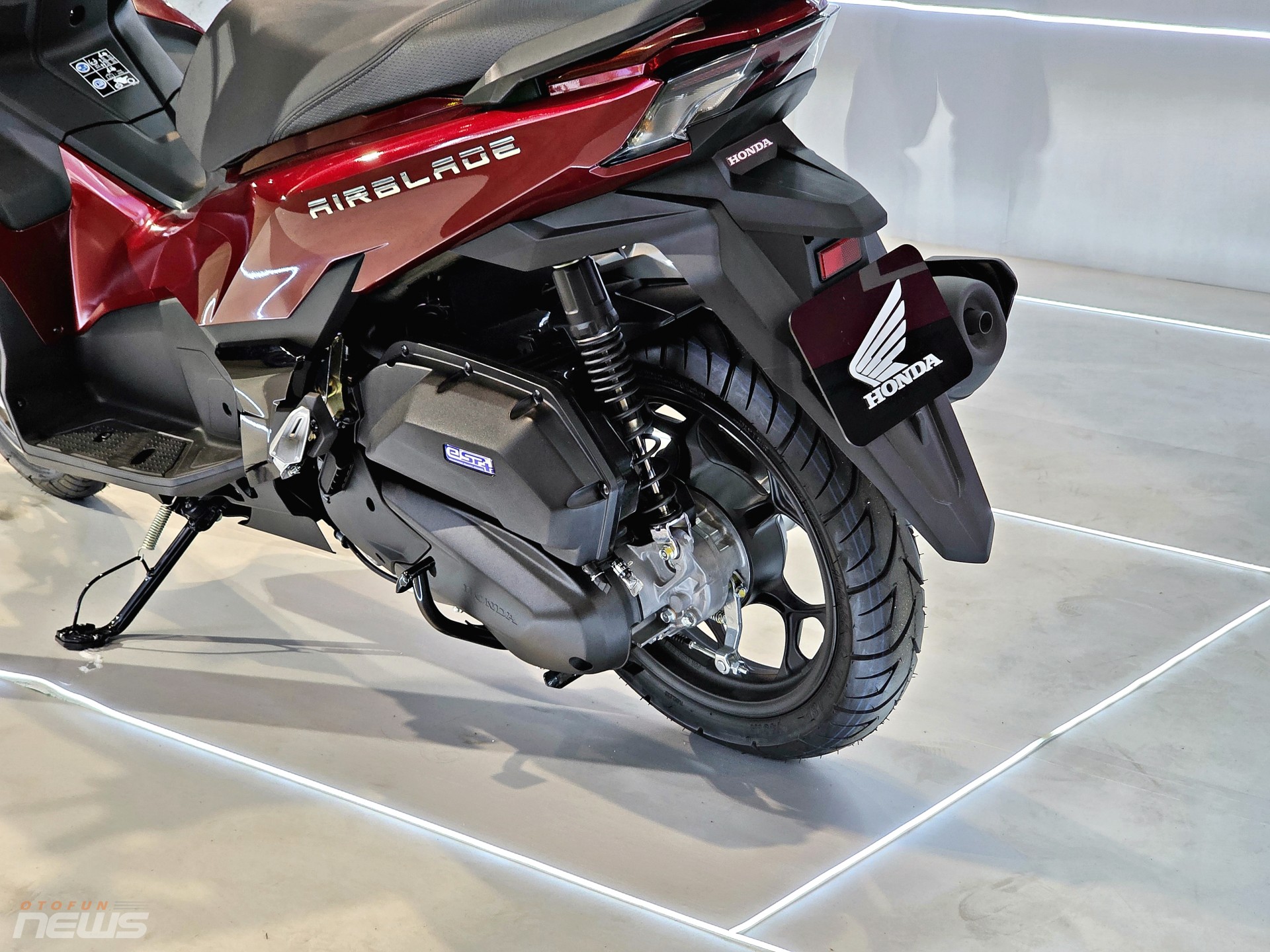 Cận cảnh Honda Air Blade thế hệ 2026, giá bán từ 42,2 triệu đồng