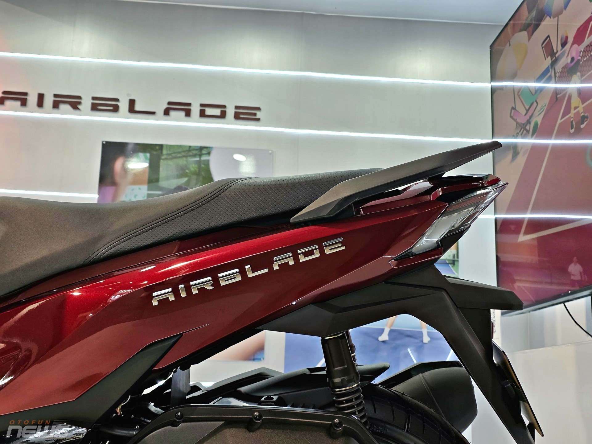 Cận cảnh Honda Air Blade thế hệ 2026, giá bán từ 42,2 triệu đồng