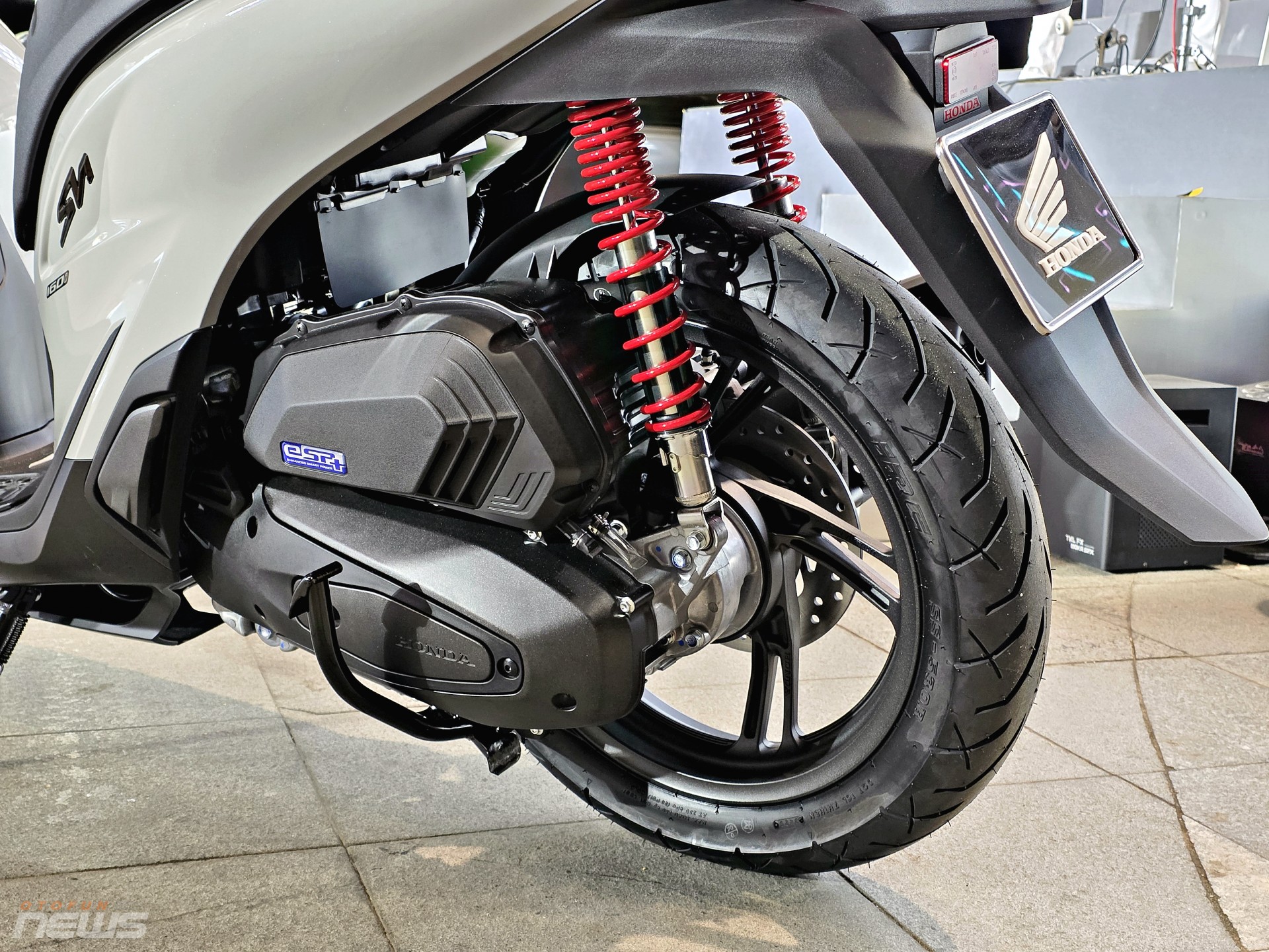 Cận cảnh Honda SH 2026 với thiết kế mới và màn hình TFT Cận cảnh Honda SH 2026 với thiết kế mới và màn hình TFT