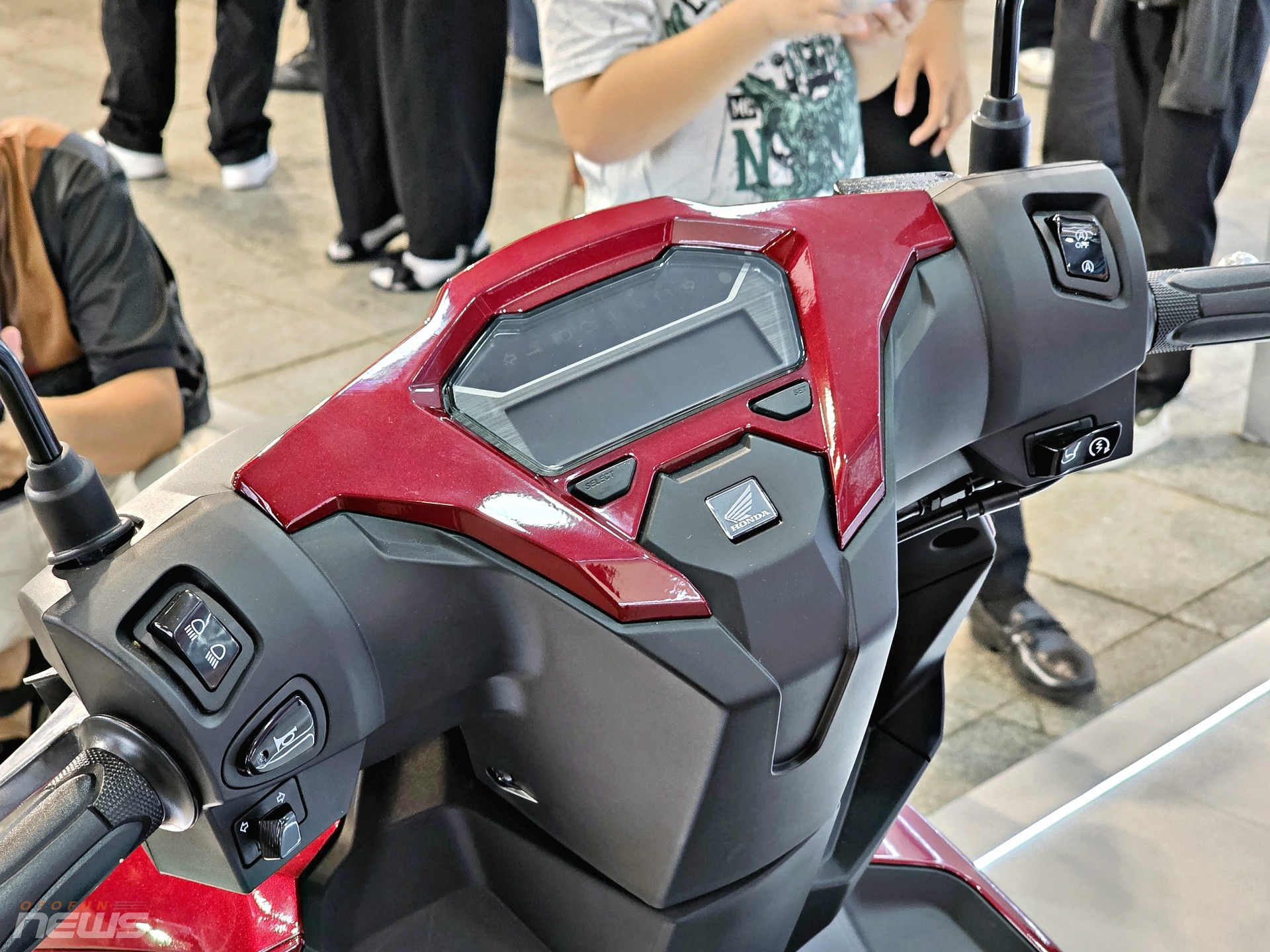 Cận cảnh Honda Air Blade thế hệ 2026, giá bán từ 42,2 triệu đồng