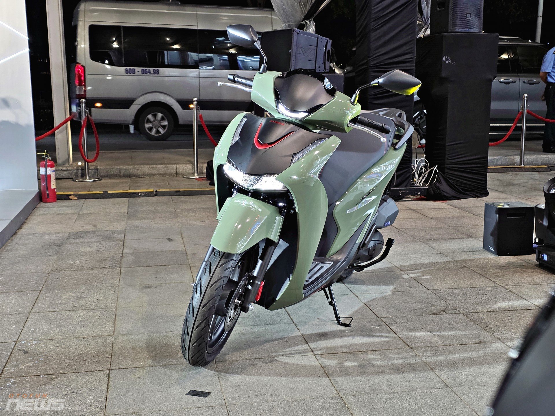 Cận cảnh Honda SH 2026 với thiết kế mới và màn hình TFT Cận cảnh Honda SH 2026 với thiết kế mới và màn hình TFT