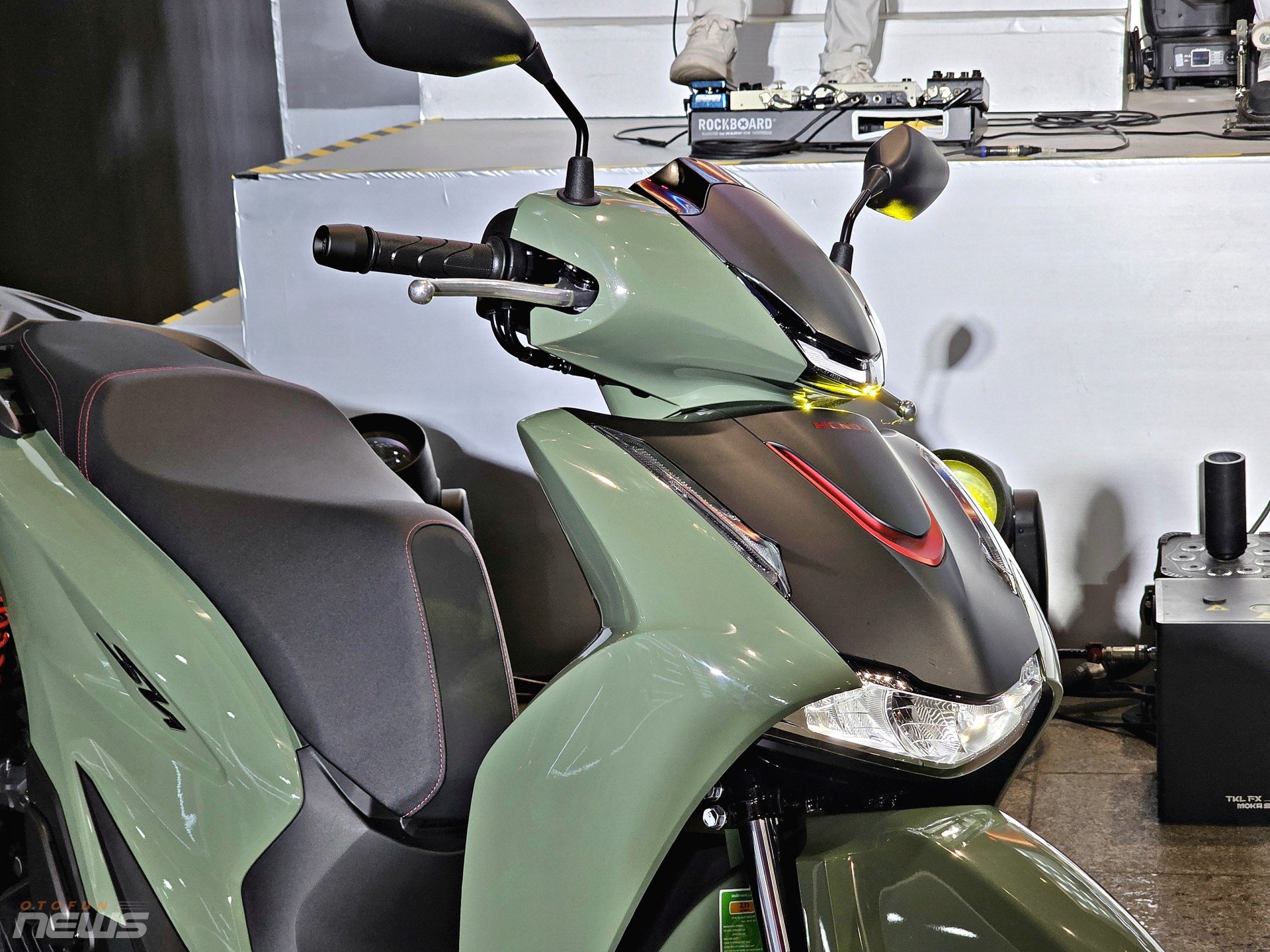 Cận cảnh Honda SH 2026 với thiết kế mới và màn hình TFT Cận cảnh Honda SH 2026 với thiết kế mới và màn hình TFT