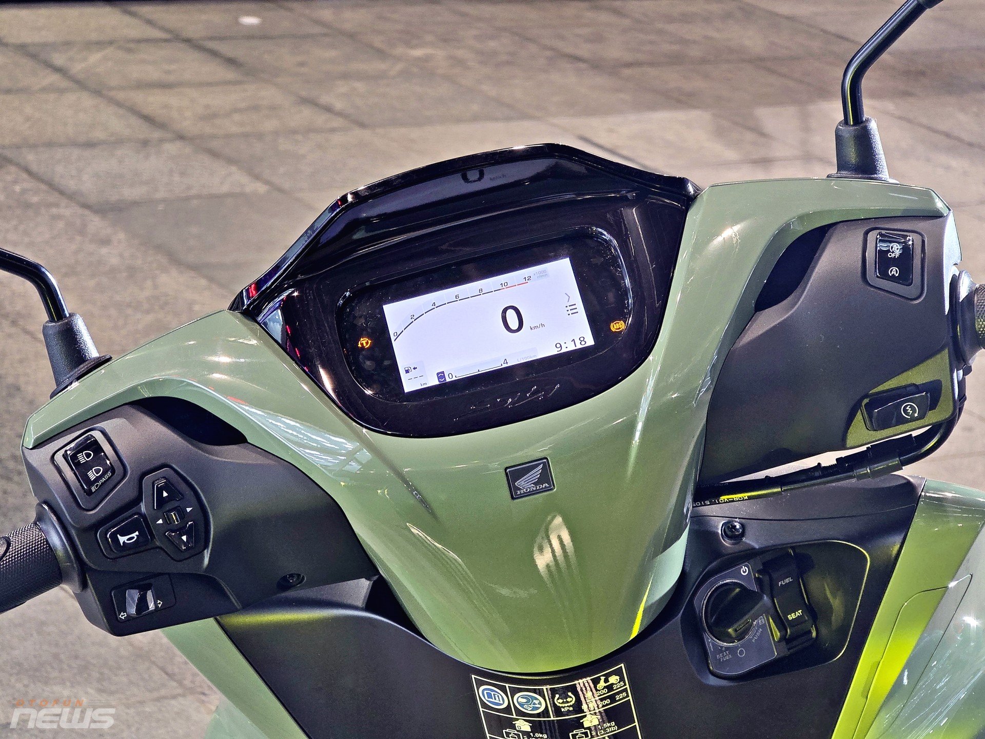 Cận cảnh Honda SH 2026 với thiết kế mới và màn hình TFT Cận cảnh Honda SH 2026 với thiết kế mới và màn hình TFT