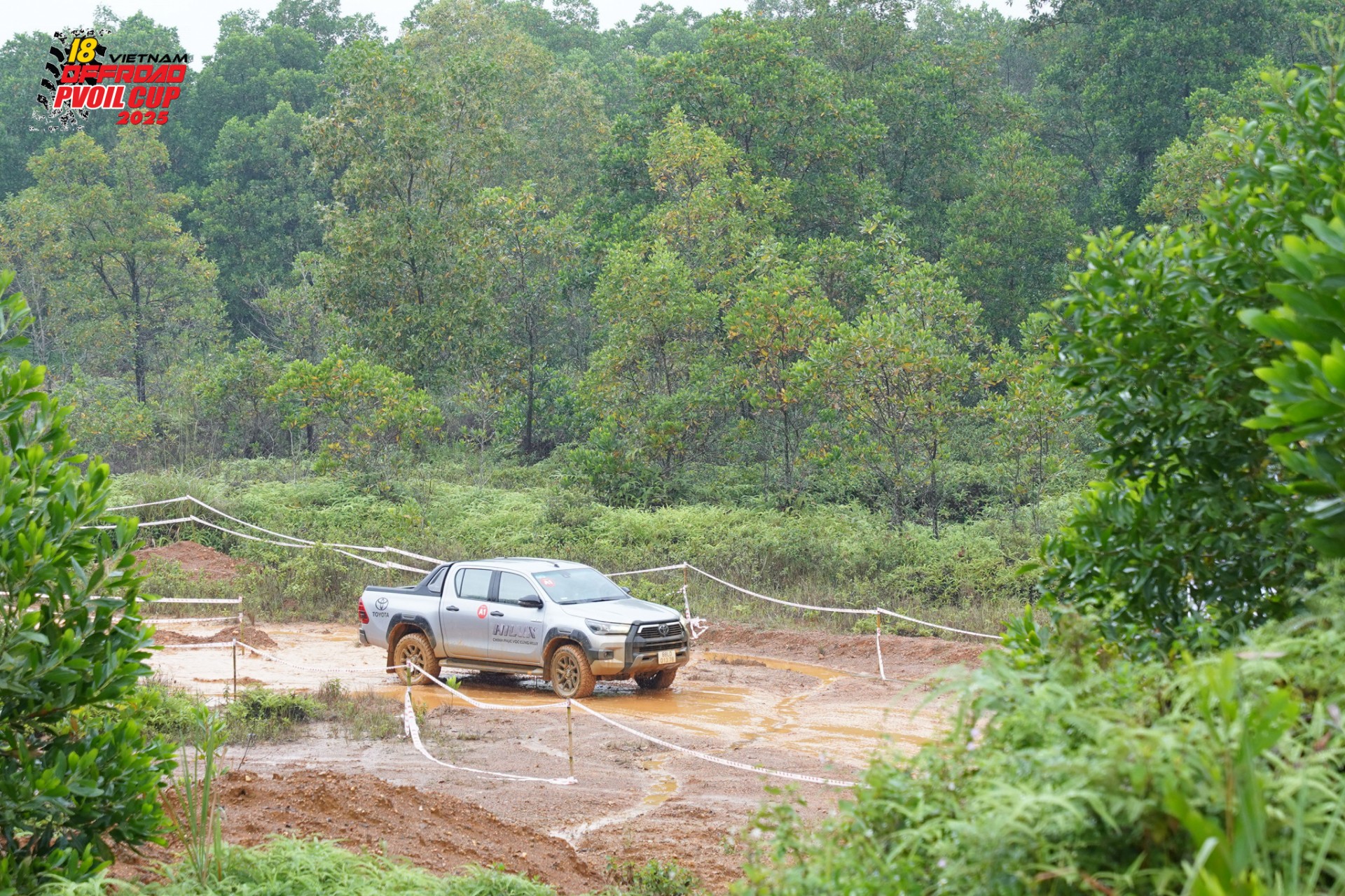 'Chiến mã' Toyota Hilux chinh phục cung lái thử hiểm trở tại PVOIL VOC 2025 'Chiến mã' Toyota Hilux chinh phục cung lái thử hiểm trở tại PVOIL VOC 2025