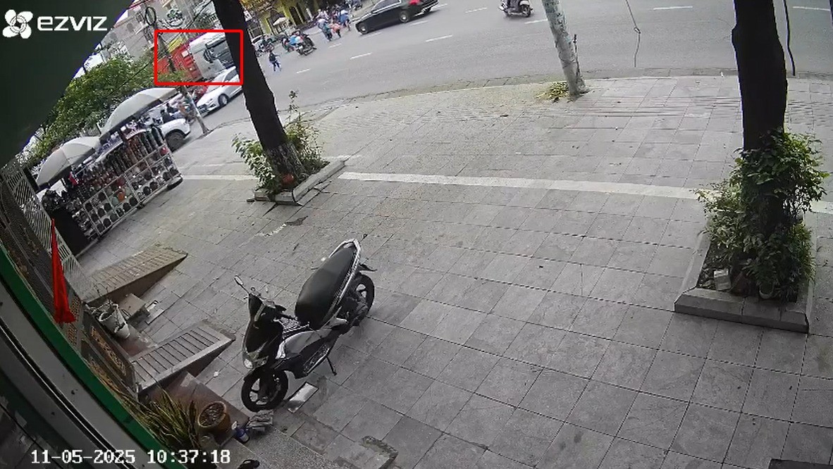 Container tăng tốc bất ngờ, cán qua chân của 1 học sinh tại Bắc Ninh