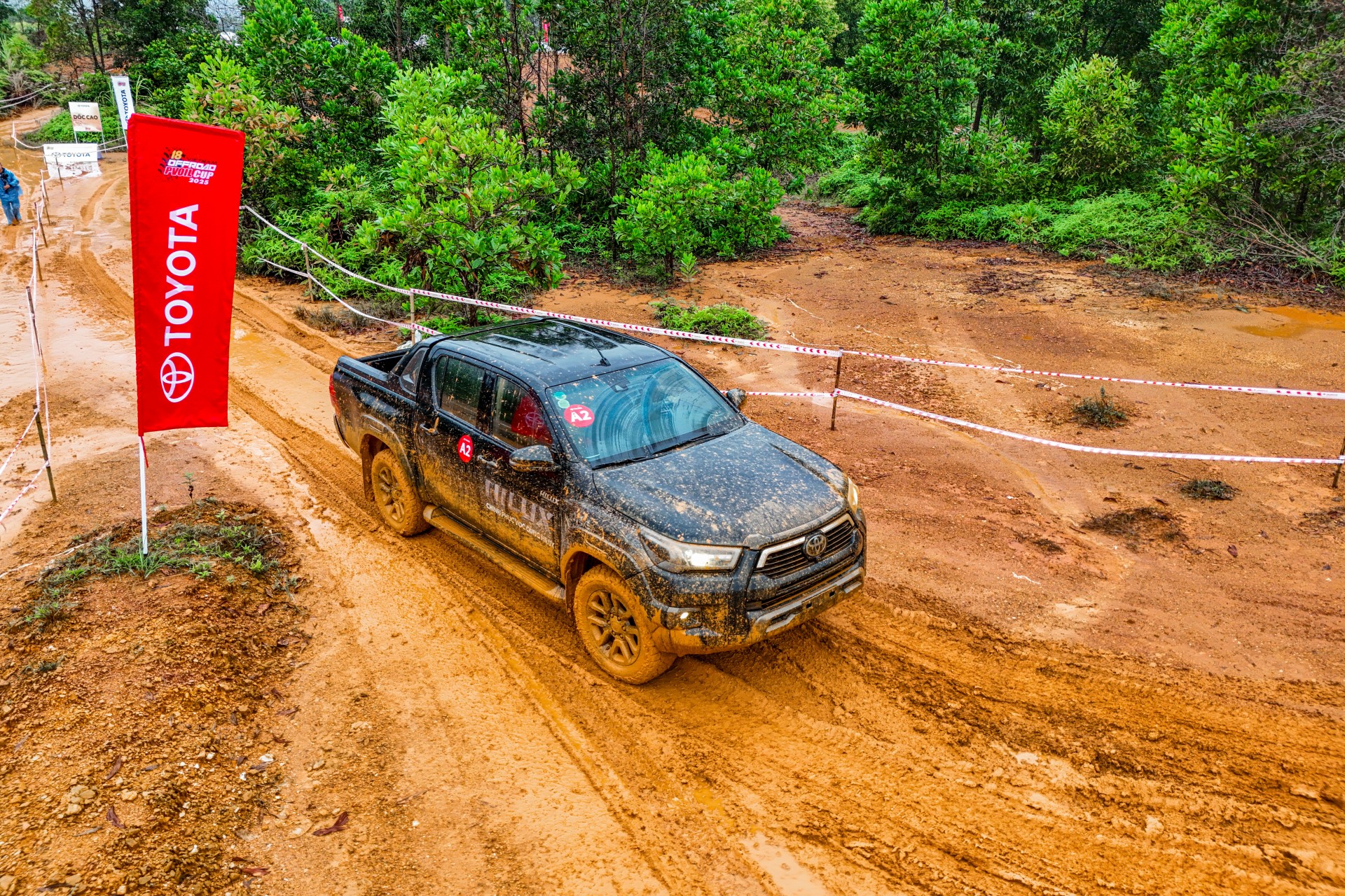 'Chiến mã' Toyota Hilux chinh phục cung lái thử hiểm trở tại PVOIL VOC 2025 'Chiến mã' Toyota Hilux chinh phục cung lái thử hiểm trở tại PVOIL VOC 2025