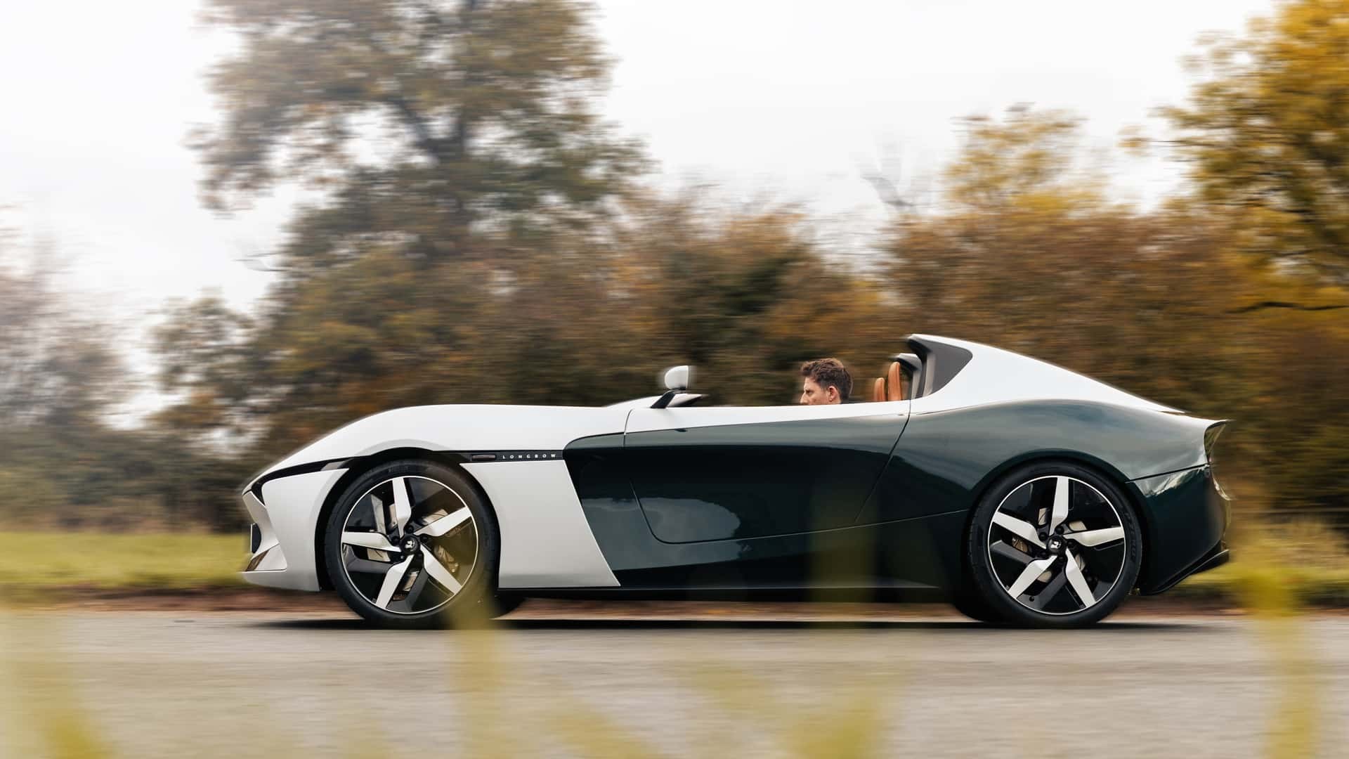 Longbow Speedster - mẫu xe thể thao điện nặng chưa đến 900 kg, chế tạo bởi cựu nhân viên Tesla Longbow Speedster hứa hẹn mang đến trải nghiệm lái xe thể thao điện phi thường