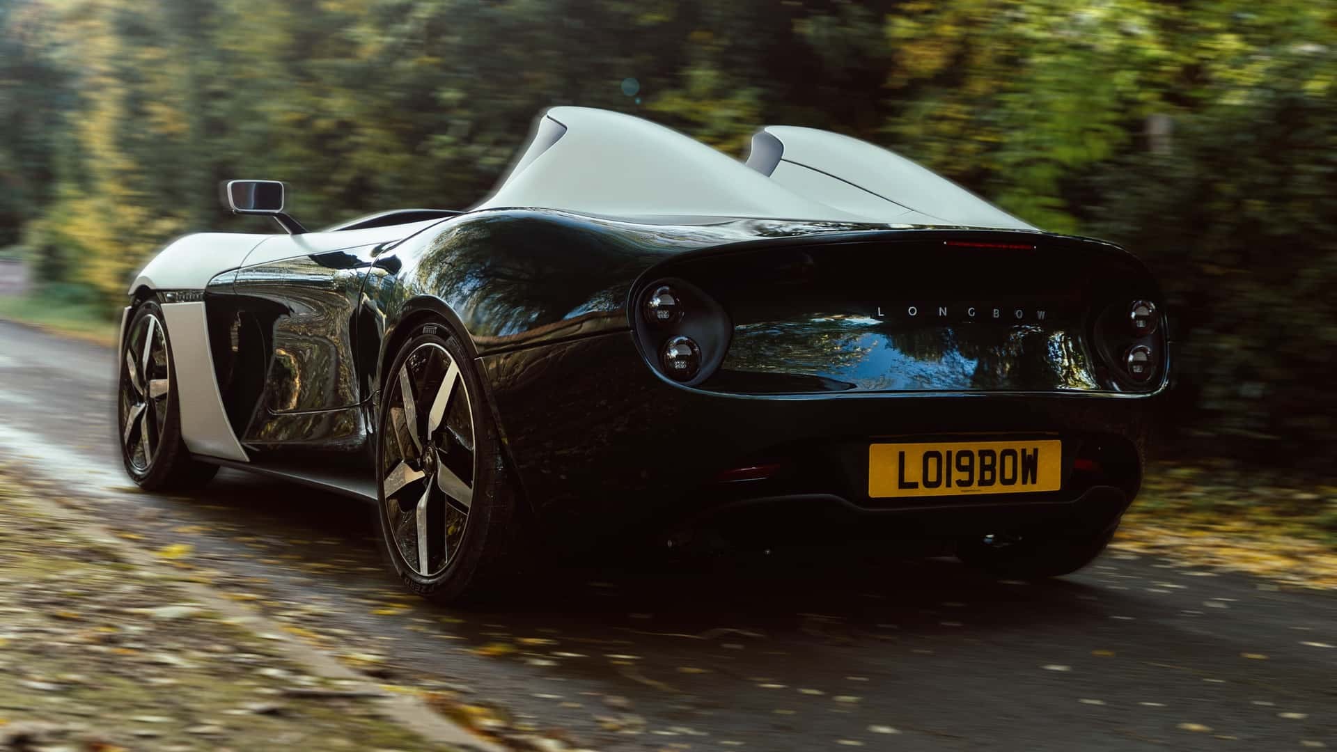 Longbow Speedster - mẫu xe thể thao điện nặng chưa đến 900 kg, chế tạo bởi cựu nhân viên Tesla Phía sau của Longbow Speedster