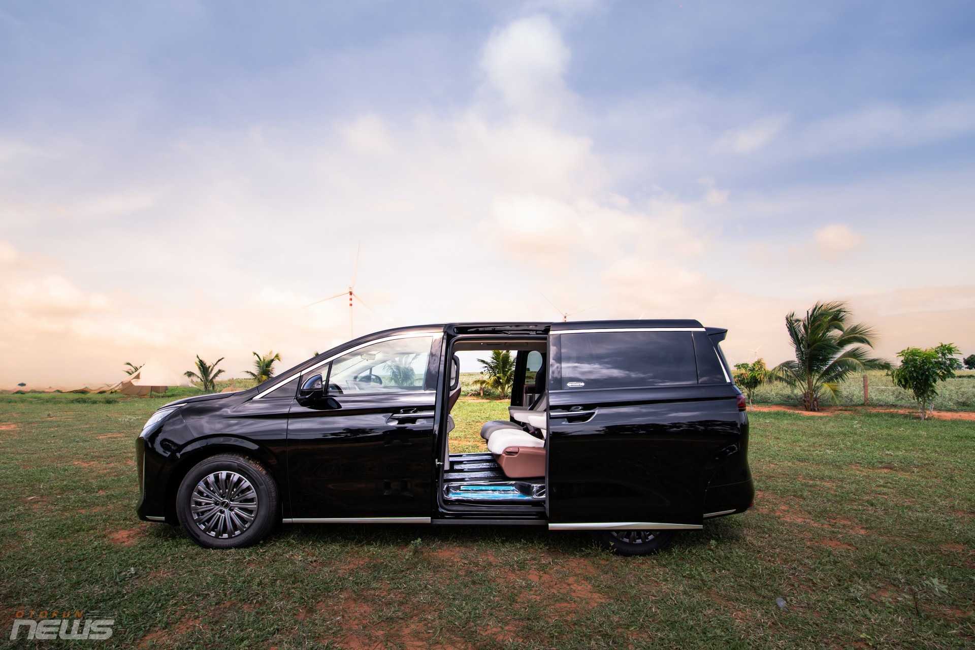 BYD M9, MPV plug-in hybrid 7 chỗ đầu tiên ra mắt Việt Nam, giá từ 1,999 tỷ đồng