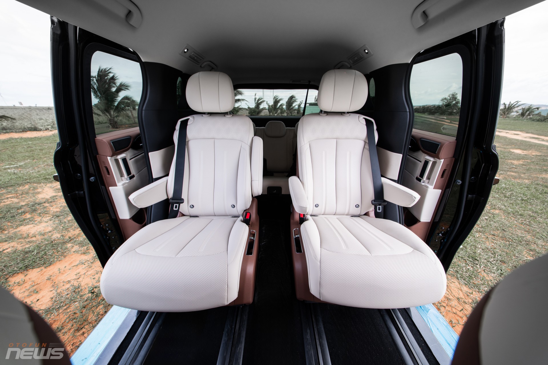 BYD M9 ra mắt, là chiếc MPV PHEV 7 chỗ đầu tiên ở thị trường Việt Nam, giá từ 2 đến gần 2,4 tỷ đồng