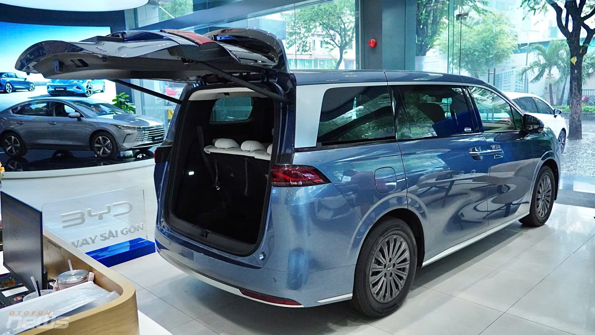 BYD M9 ra mắt, là chiếc MPV PHEV 7 chỗ đầu tiên ở thị trường Việt Nam, giá từ 2 đến gần 2,4 tỷ đồng