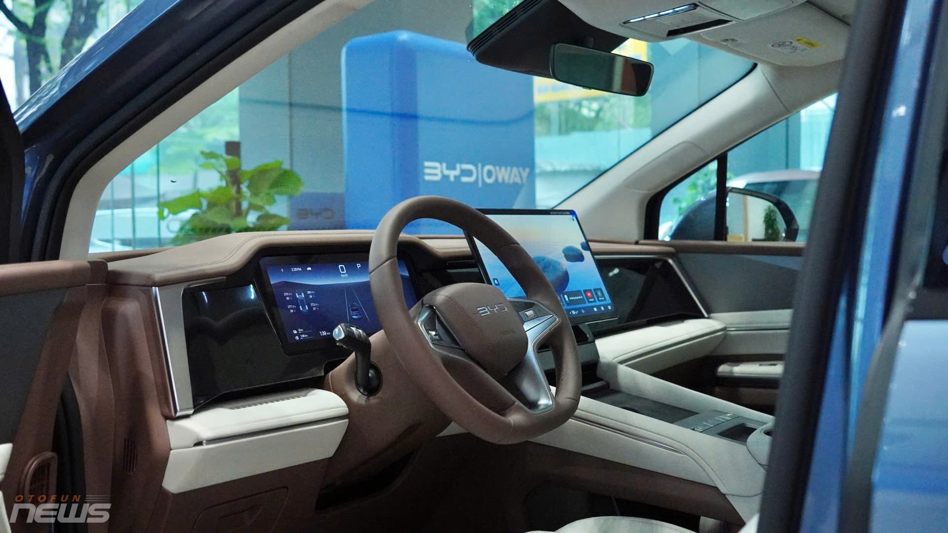 BYD M9 ra mắt, là chiếc MPV PHEV 7 chỗ đầu tiên ở thị trường Việt Nam, giá từ 2 đến gần 2,4 tỷ đồng