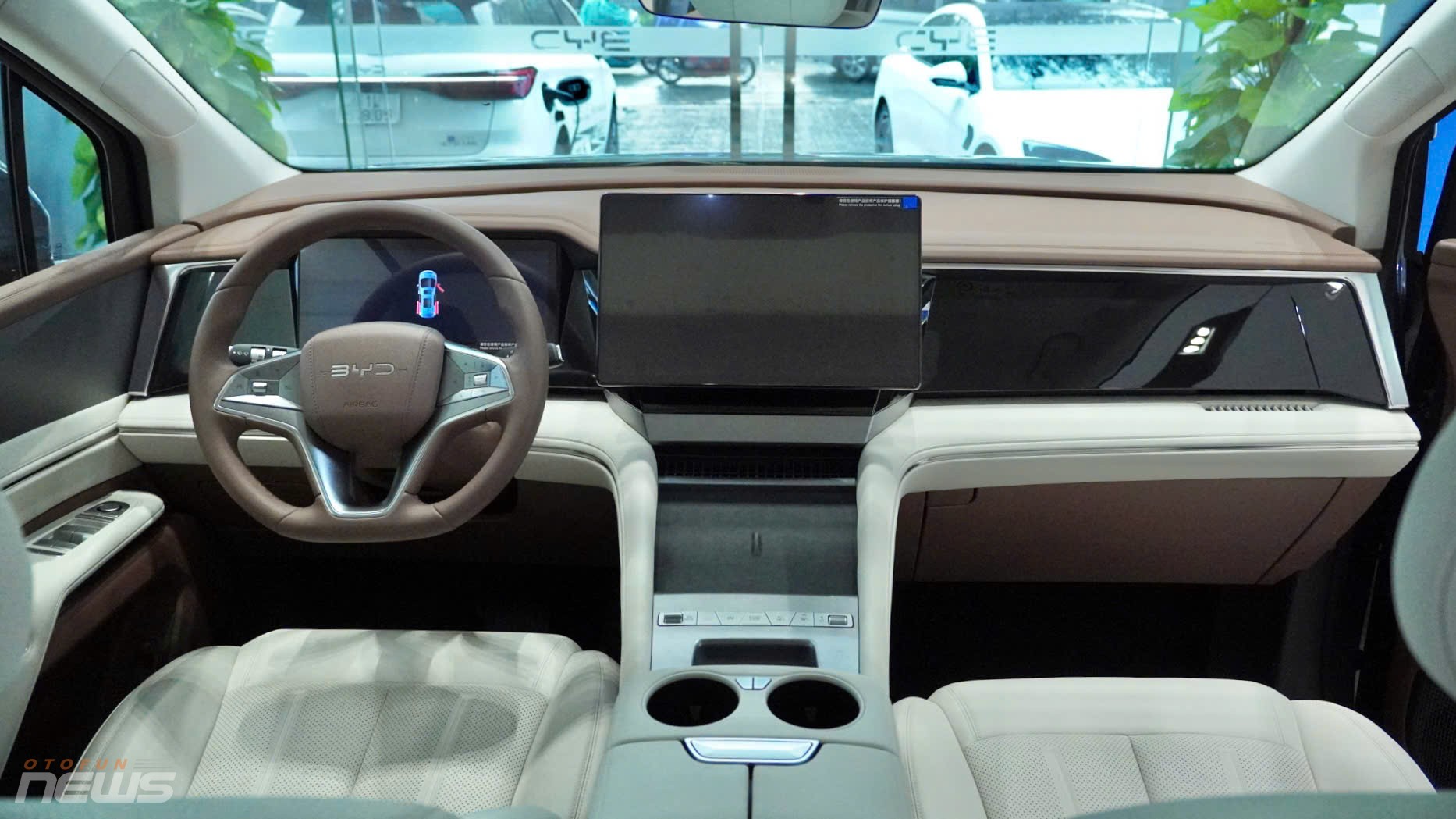 BYD M9 ra mắt, là chiếc MPV PHEV 7 chỗ đầu tiên ở thị trường Việt Nam, giá từ 2 đến gần 2,4 tỷ đồng