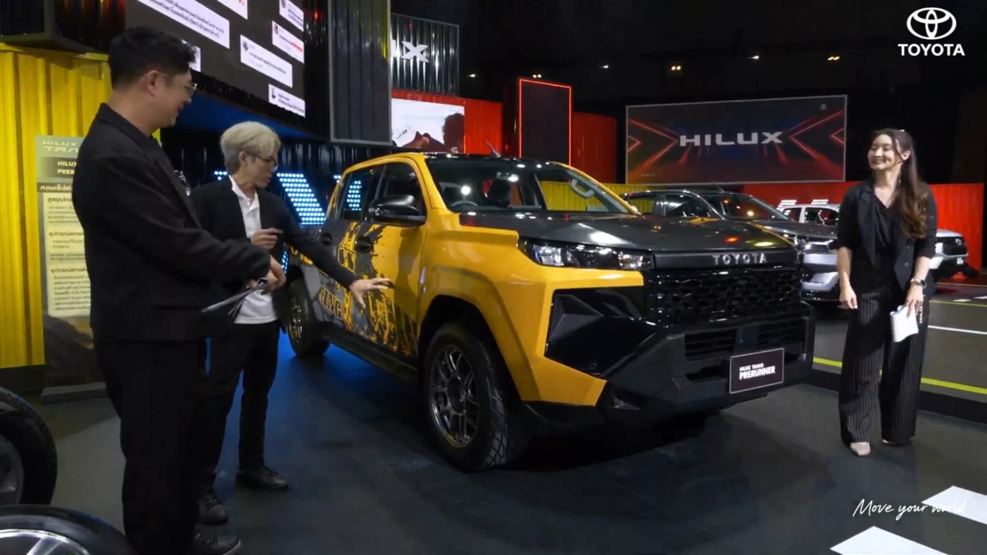 Toyota Hilux 2026 biến hóa từ bản độ chuyên dụng off-road cho tới cắm trại tại sự kiện ra mắt