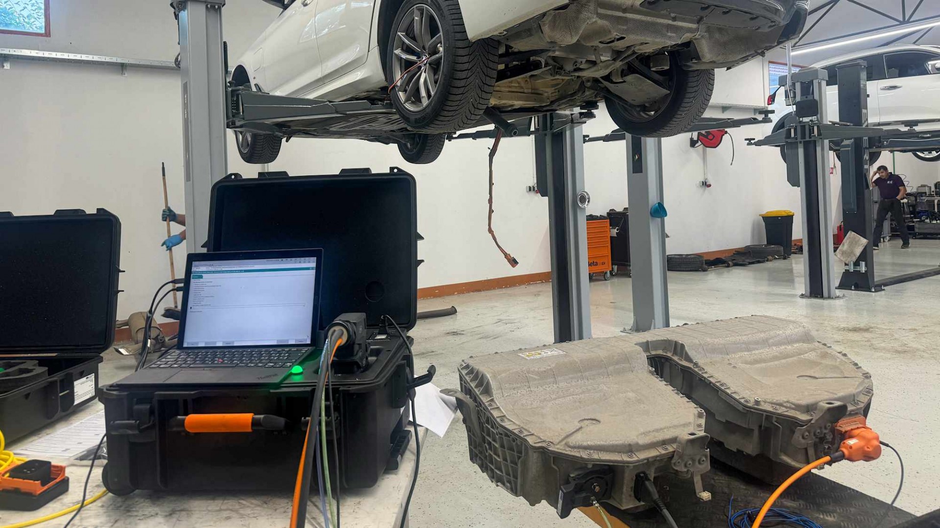 Kết quả nghiên cứu hơn 28.000 xe PHEV cho thấy pin Mercedes-Benz xuống cấp chậm nhất Câu lạc bộ xe ô tô lớn nhất nước Đức, ADAC, đã thực hiện một cuộc nghiên cứu lớn với pin xe plug-in hybrid