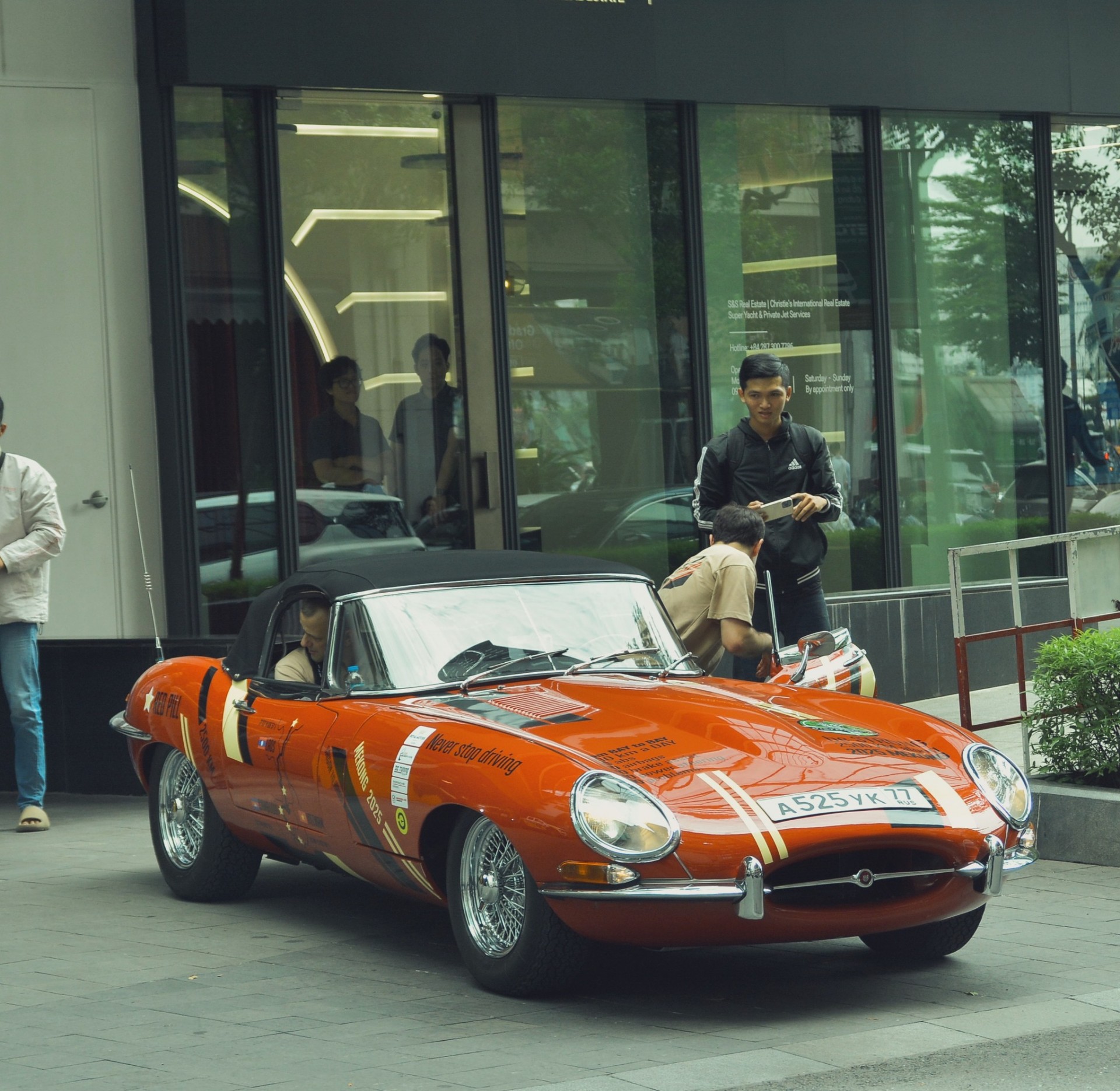 Hành trình “Mekong 2025”: Đoàn xe cổ xuyên Đông Dương khởi hành từ TP.HCM