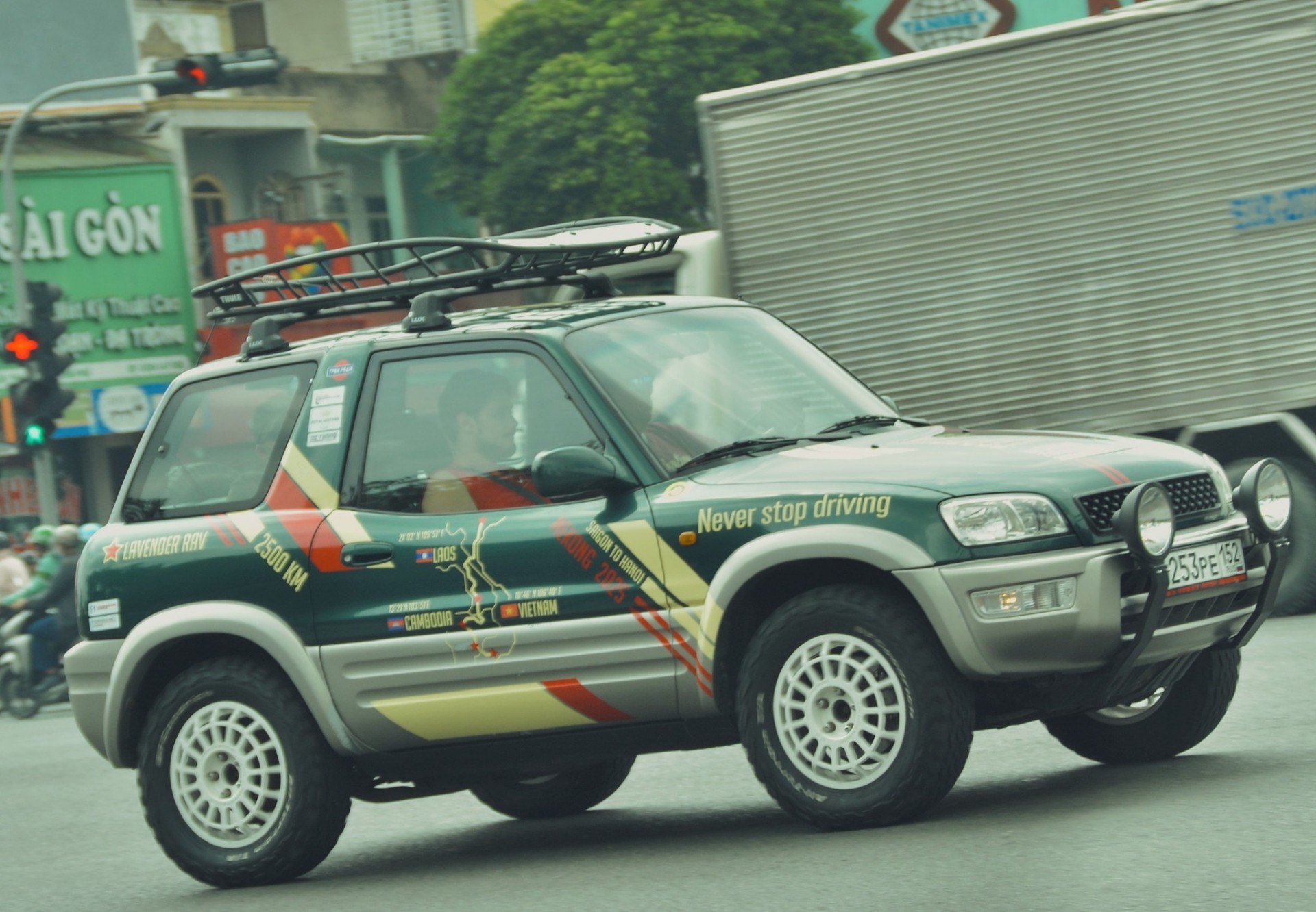 Dàn xe cổ châu Âu đổ bộ Việt Nam, khởi đầu hành trình Mekong 2025