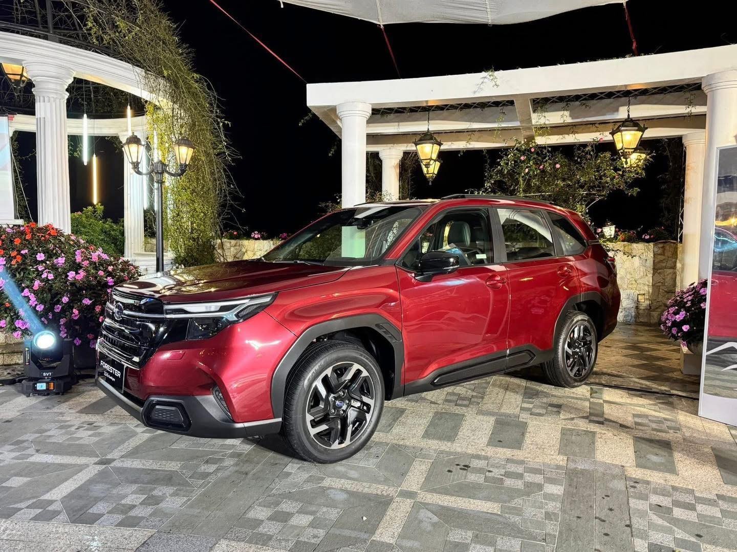 Subaru Forester 2025 ra mắt Việt Nam, tăng giá hơn 300 triệu đồng so với đời cũ